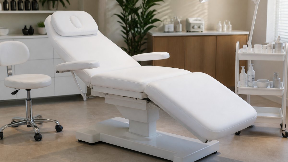 Best Facial Bed for Tall Clients: 2026 Guide