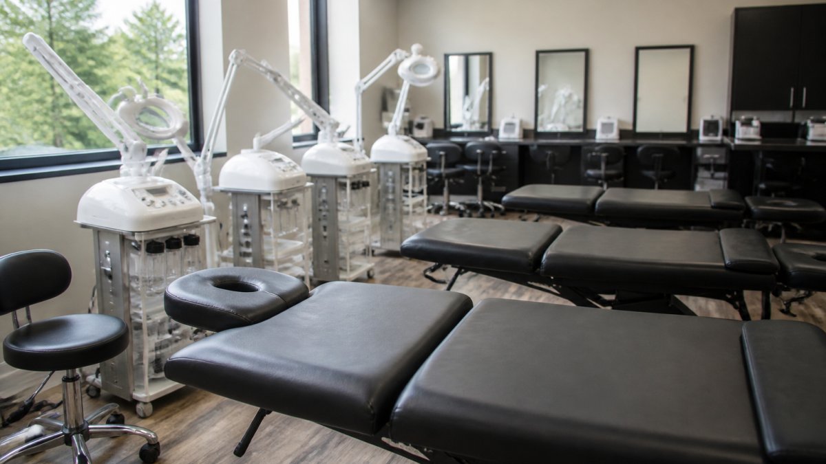 Durable Equipment for Beauty Schools: 2026 Buying Guide