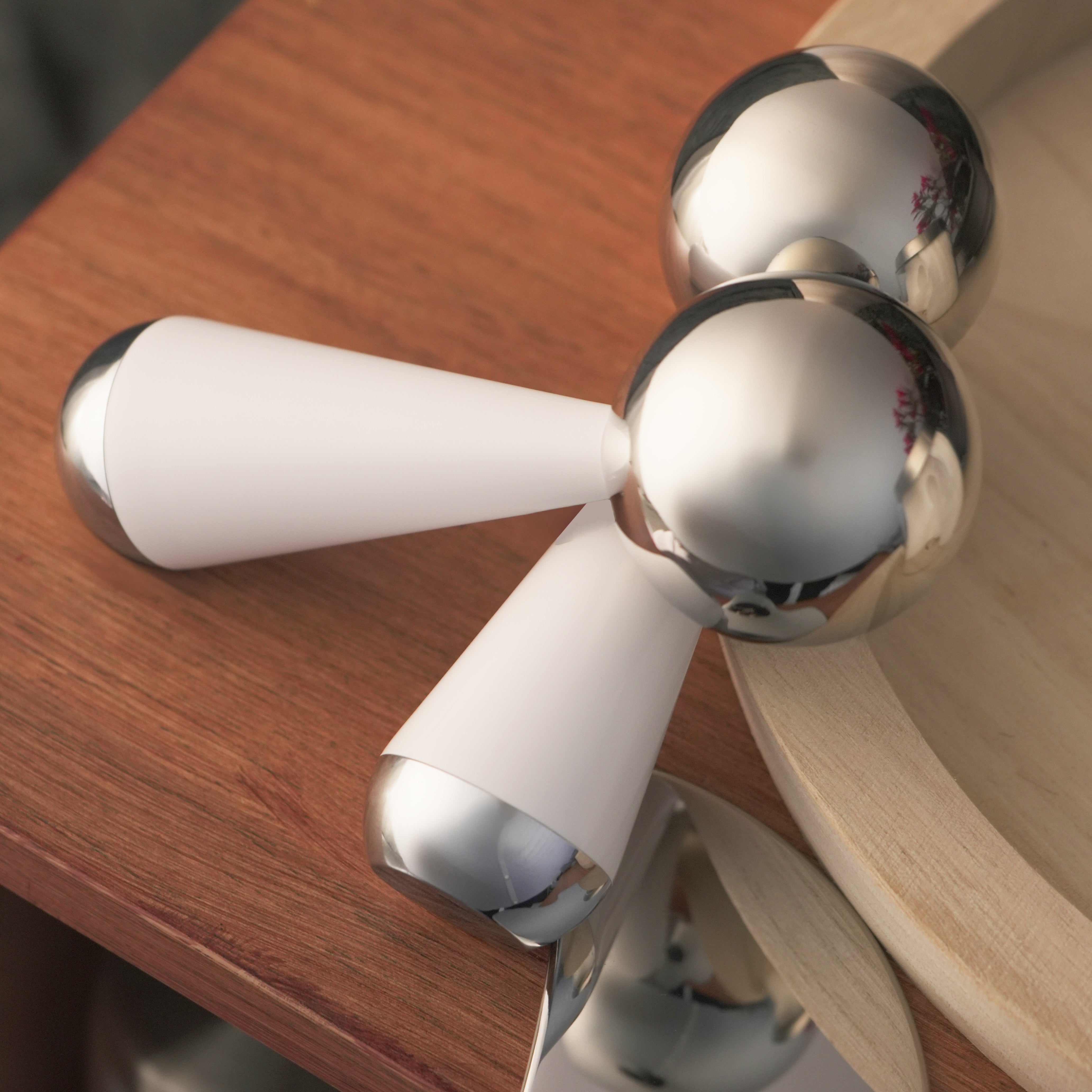 360° Rotating Stainless Steel Ice Globes