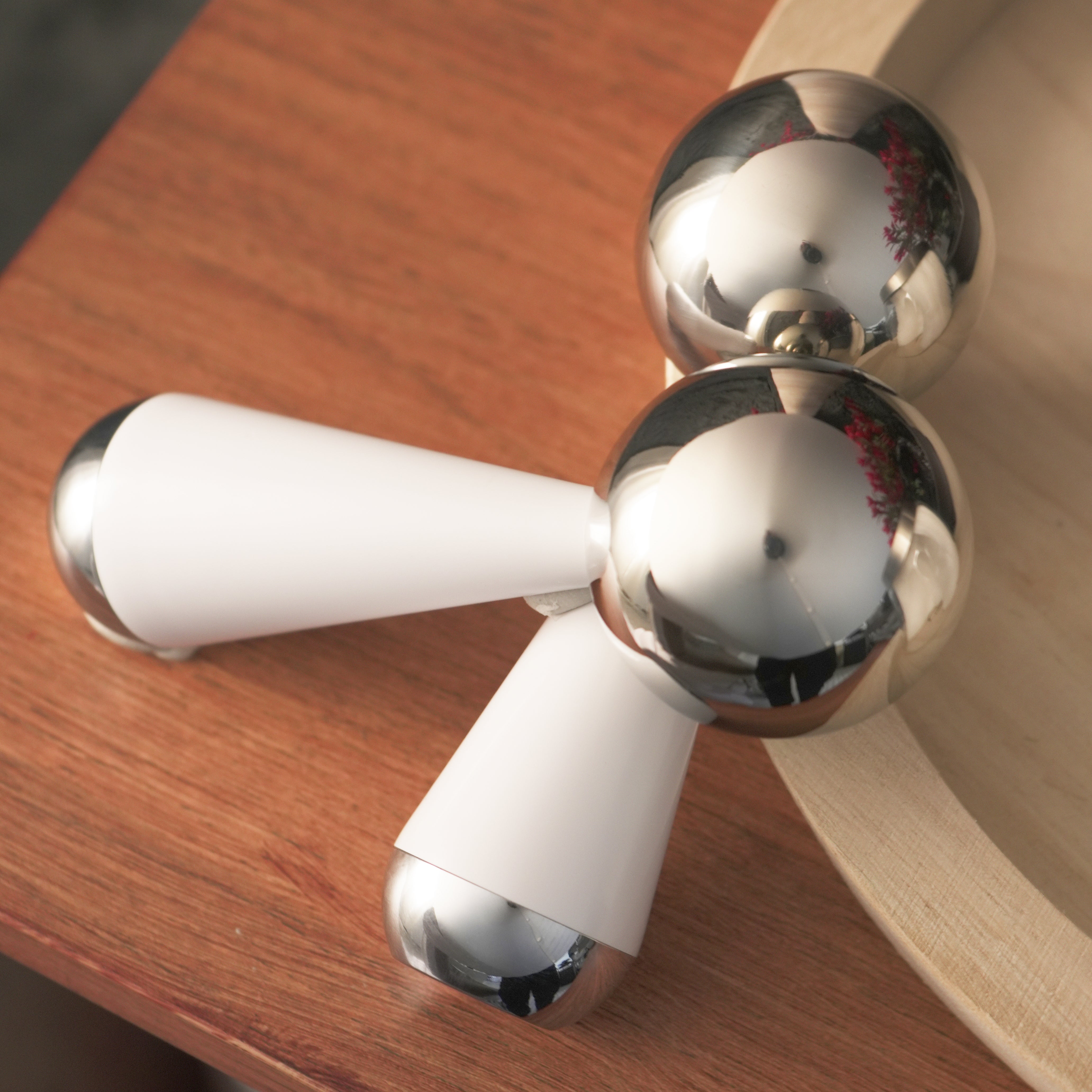 360° Rotating Stainless Steel Ice Globes