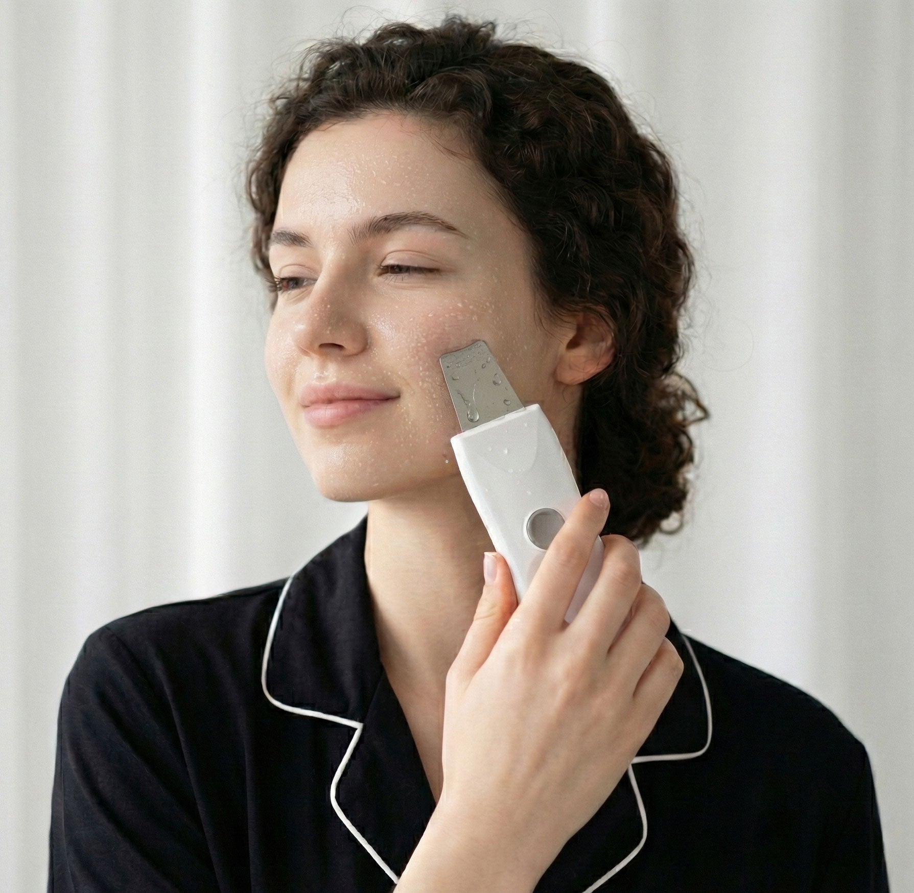 Portable Sonic Skin Scrubber