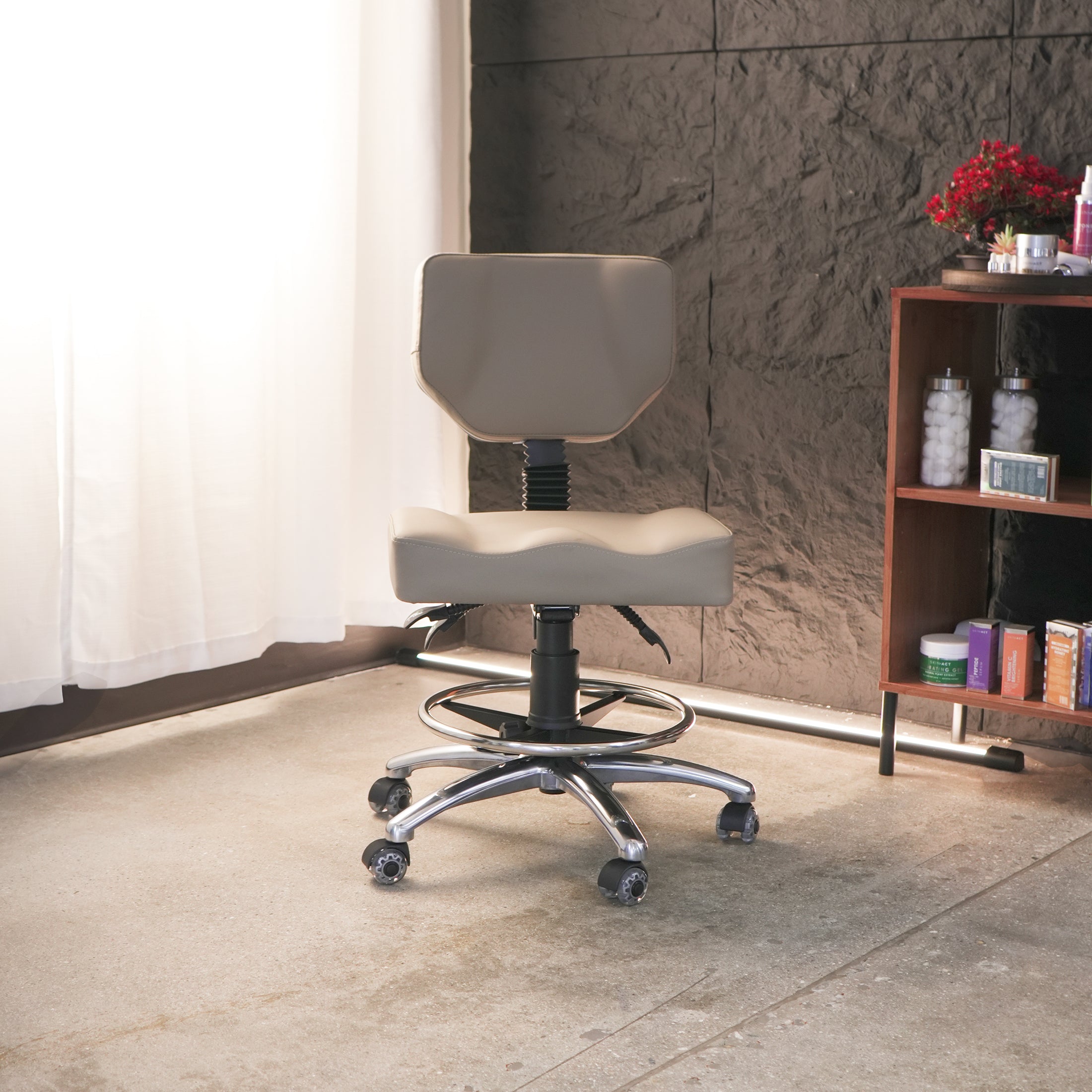 Comfortable Esthetician Chair