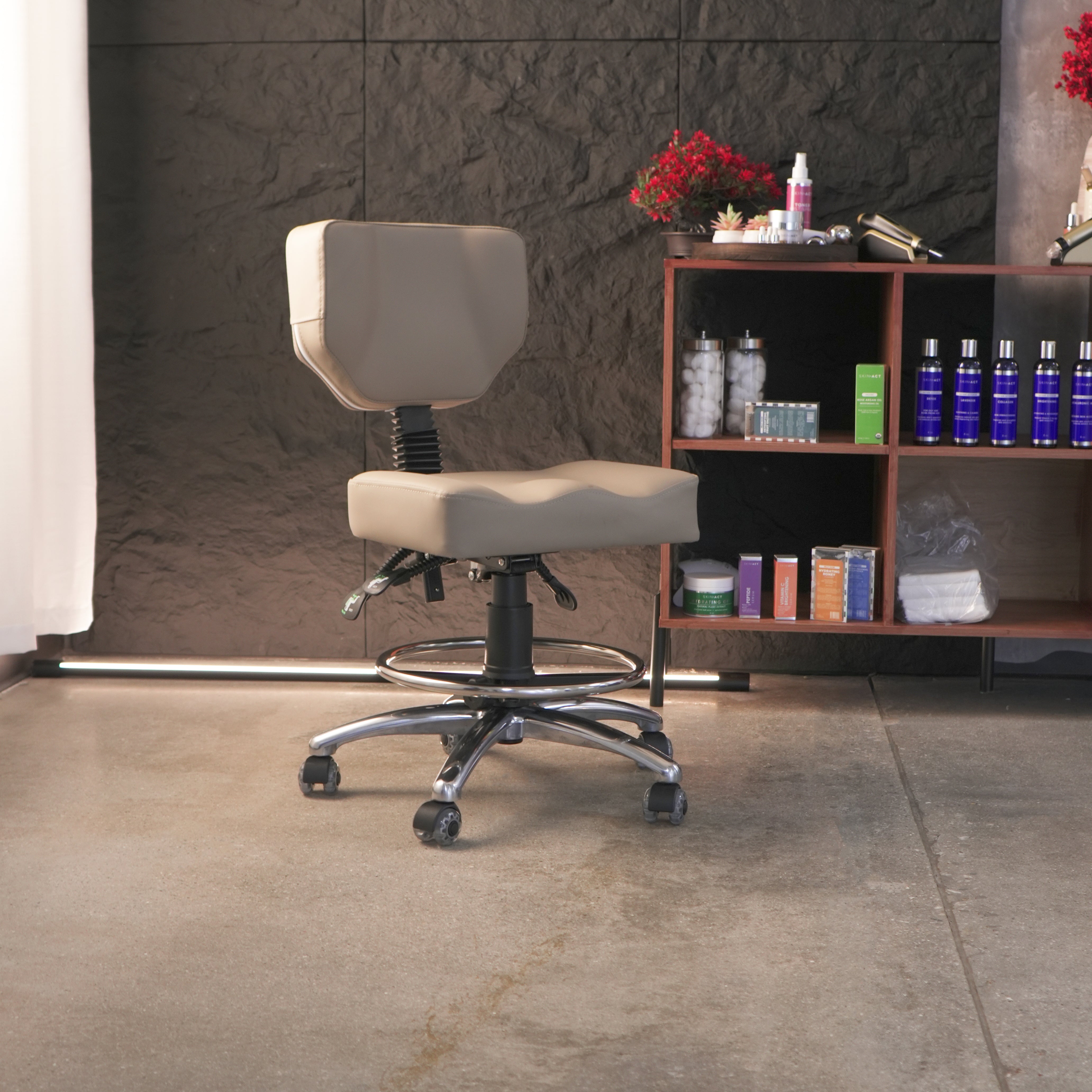 Comfortable Esthetician Chair